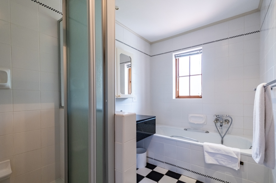 To Let 3 Bedroom Property for Rent in Fancourt Western Cape